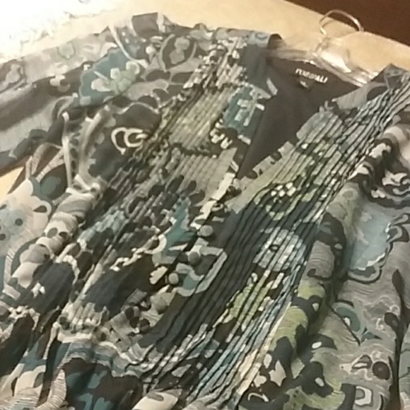 Roz and Ali dress. - Picture 3 of 4